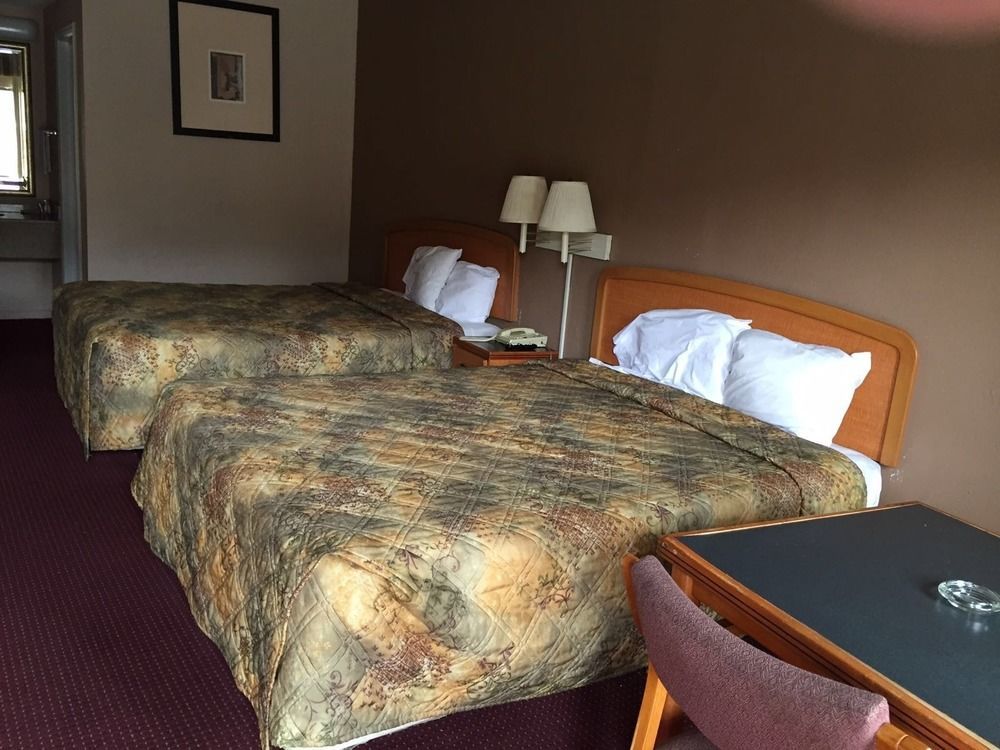 Econo Lodge Franklin Exteriör bild